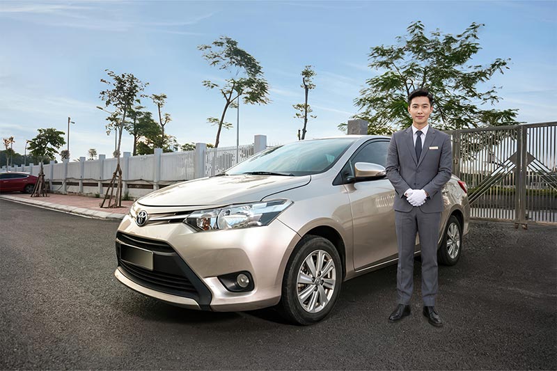 Complimentary<br>Airport Transfer